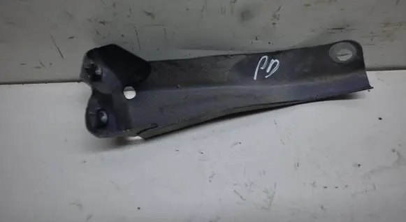 Mazda CX-7 Fender mounting bracket