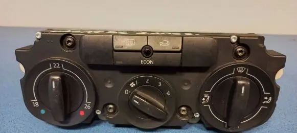 Volkswagen PASSAT B6 Climate control unit 74730900
