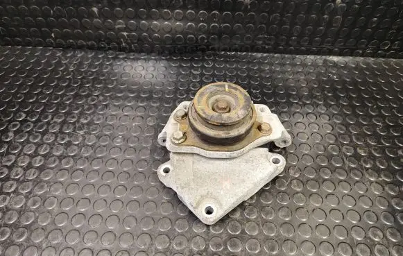 Nissan Murano Z51 Engine mount bracket