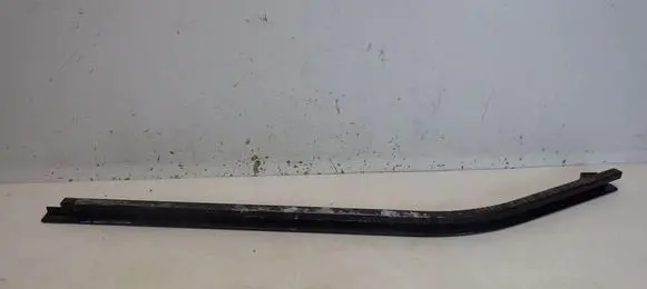 Opel Vivaro Sliding door lower roller guide/hinge 