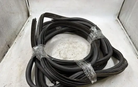 BMW 3 E90 E91 Rubber seal front door (on door) 