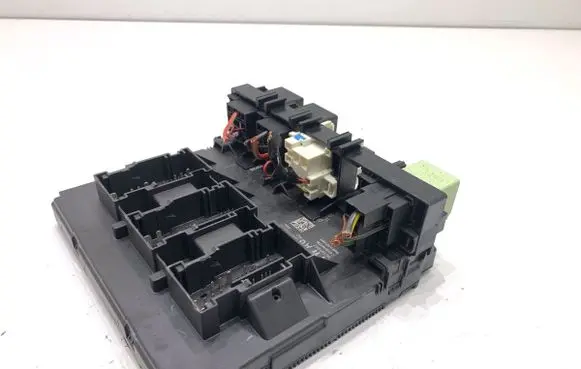 Volkswagen PASSAT B7 Central body control module 3AA937087G