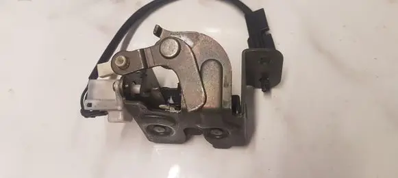 Hyundai Santa Fe Tailgate window lock/catch/latch 
