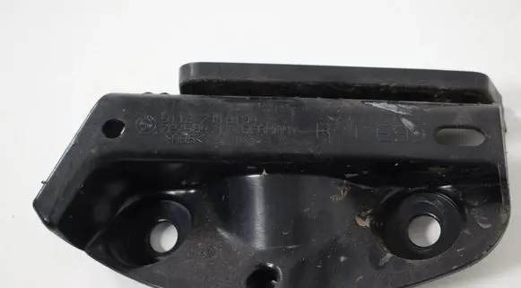 Tesla Model X Rear bumper mounting bracket 7118194