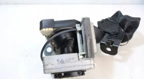 Skoda Octavia Mk2 (1Z) Front seatbelt