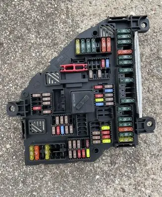 BMW 5 F10 F11 Fuse module 1670499
