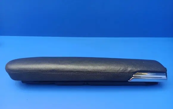 Mercedes-Benz S W221 Front door storage pocket/box A2217270166