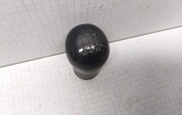 Mazda 323 F Gear lever shifter trim leather/knob
