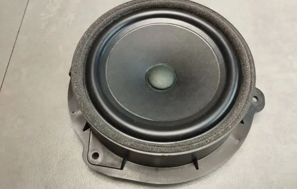 Audi Q3 F3 Rear door speaker 83A035411