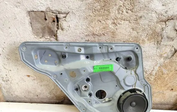 Seat Leon (1M) Rear window lifting mechanism without motor 1m0839755h