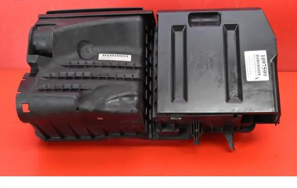 Volvo V50 Air filter box 30650076