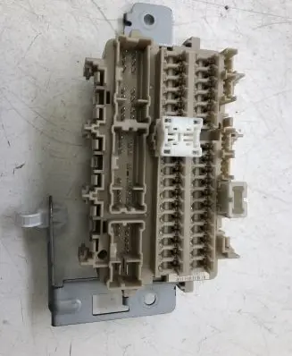 Nissan Qashqai Fuse module 4EB0A C14335F14