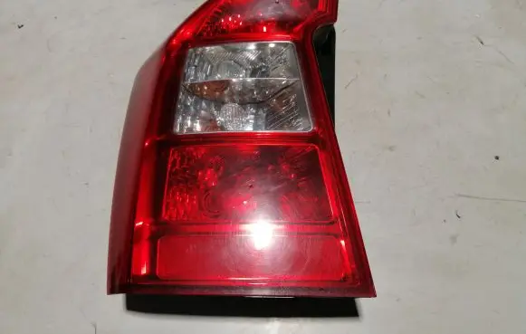 KIA Carens I Rear/tail lights