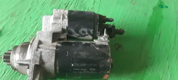 Skoda Fabia Mk1 (6Y) Starter motor 0001120400