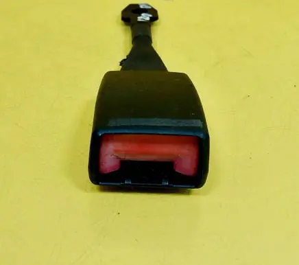 Mercedes-Benz E W210 Front seatbelt buckle 2108603069