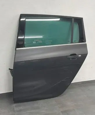Opel Zafira C Rear door 