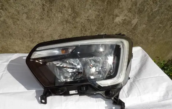 Renault Master III Headlight/headlamp 260607867R 0021113004 366900804