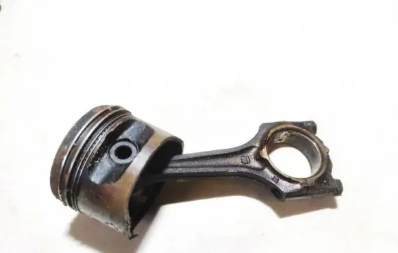 Opel Astra F Piston with connecting rod