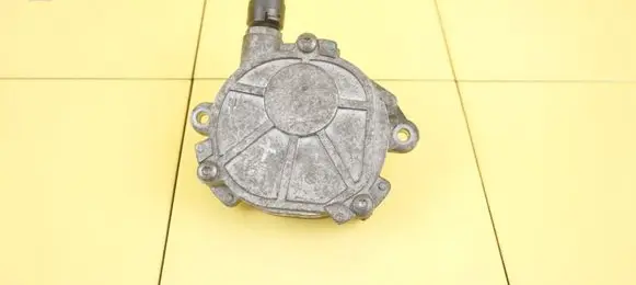 Mercedes-Benz C W204 Vacuum pump A2712301465 271950