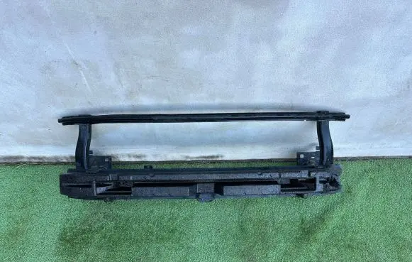 Volkswagen Golf VII Front bumper foam support bar 5G0807248G