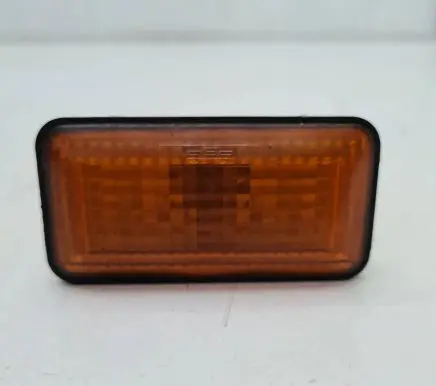 Volkswagen Golf III Front fender indicator light 1H0949117A 0152619