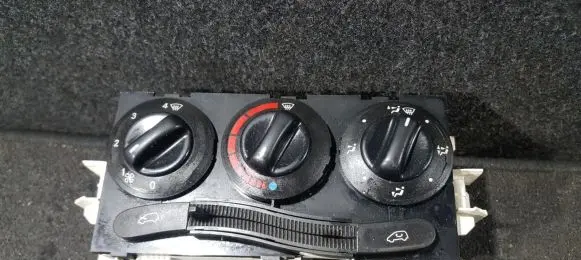 Mercedes-Benz A W168 Climate control unit 1688300385 KO54497