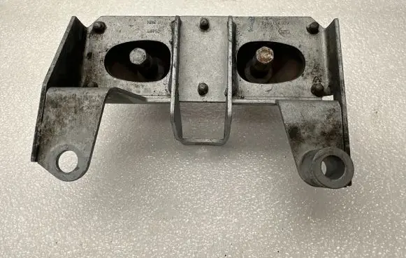 Audi A8 S8 D3 4E Muffler mount bracket/holder 4E0253099E