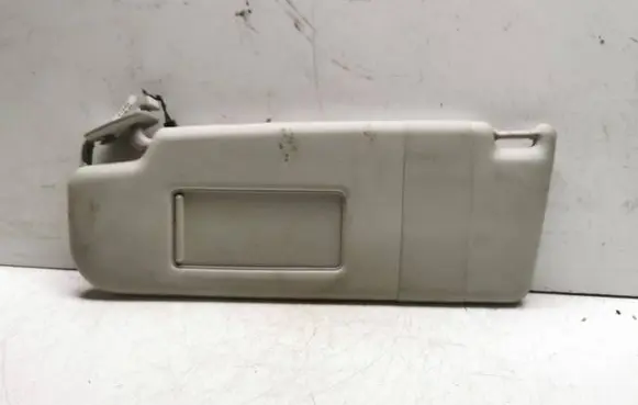 Volkswagen Golf V Sun visor