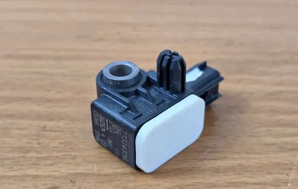 Volvo XC60 Airbag deployment crash/impact sensor 31334336 160524 C83HA