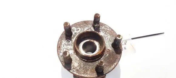 Subaru Outback Front wheel hub