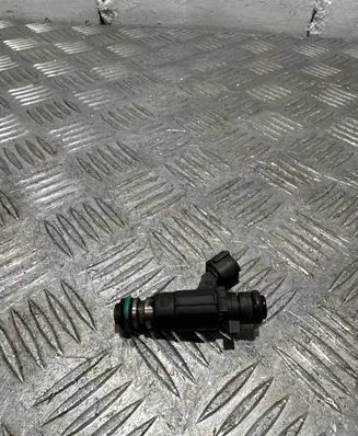 Nissan X-Trail T30 Fuel injector FBJC101