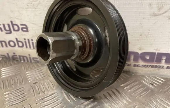 Opel Adam Crankshaft pulley 55574772