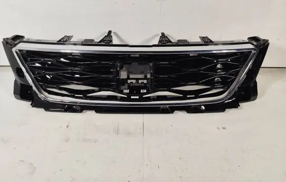Seat Ateca Front bumper upper radiator grill 575853654D