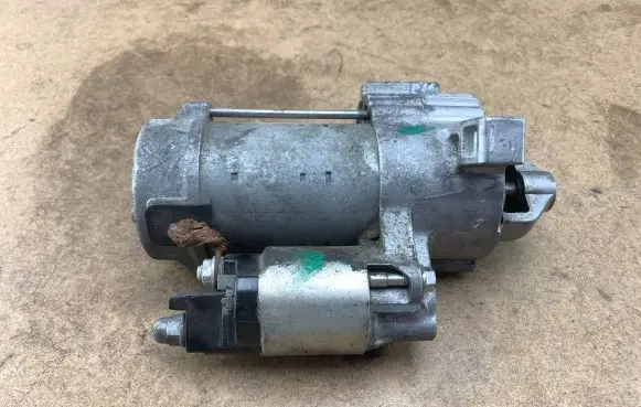 BMW 5 F10 F11 Starter motor 8570846 12418570846