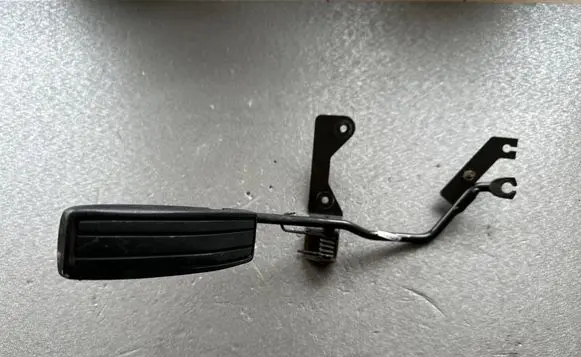Nissan Patrol 260 Accelerator throttle pedal 18010C6060