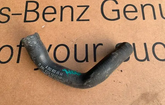Mercedes-Benz C W202 Engine coolant pipe/hose A2028324994