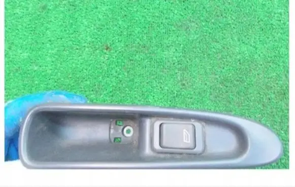 Volvo S40, V40 Electric window control switch
