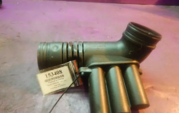 Skoda Fabia Mk3 (NJ) Air intake hose/pipe 04E129651C