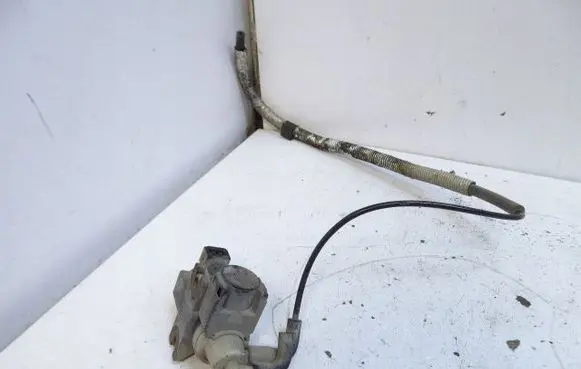 Opel Zafira B Turbo solenoid valve 55558101