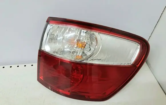 Toyota Avensis Verso Rear/tail lights
