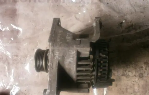 Audi A4 S4 B5 8D Generator/alternator