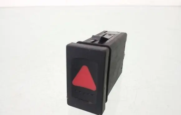 Volkswagen PASSAT B5 Hazard light switch 108885