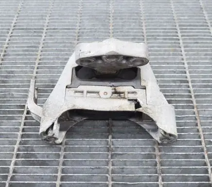 Opel Zafira C Engine mount bracket 13347453