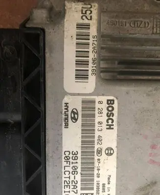 Hyundai i30 Engine control unit/module 0281013402 S12W290T68