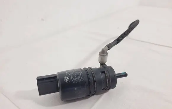 BMW 5 F10 F11 Windscreen/windshield washer pump 6934160 3095102 10833217