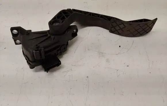 Audi A6 S6 C5 4B Accelerator throttle pedal 8D1723523N