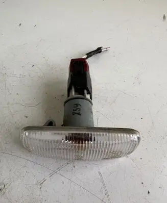 Dodge Nitro Front fender indicator light 