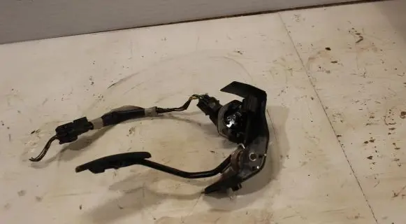 Toyota Corolla Verso AR10 Accelerator throttle pedal 82223