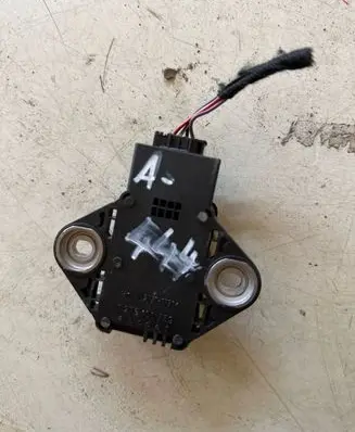 Mercedes-Benz E W212 ESP acceleration yaw rate sensor 0265005735