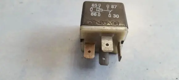 Audi A8 S8 D2 4D Other relay 431951253H